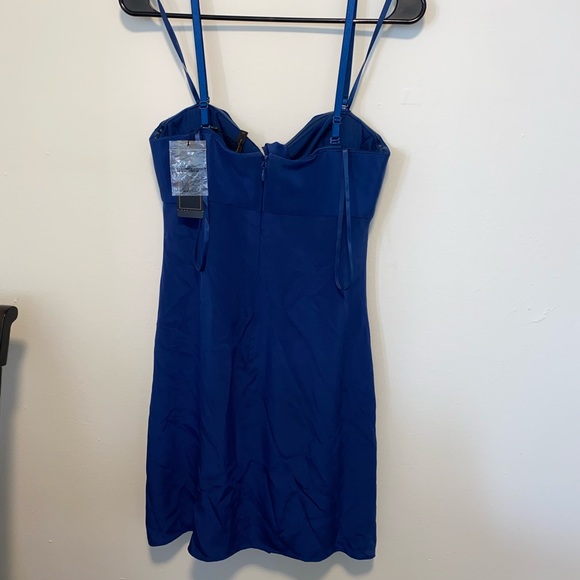 BCBGMaxAzria formal dress - Picture 4 of 8